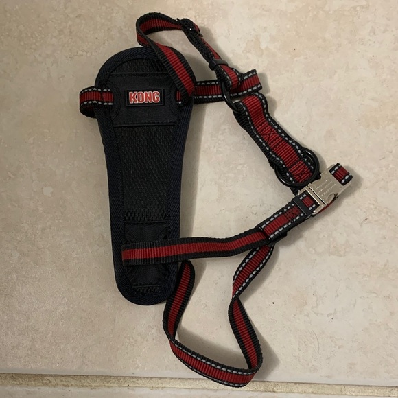 KONG Black and Red Pet Harness - Picture 1 of 3